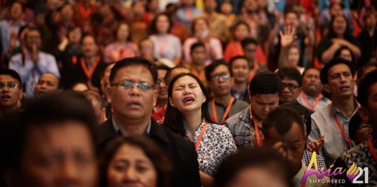 Cảm Nhận Cơn Mưa Lớn