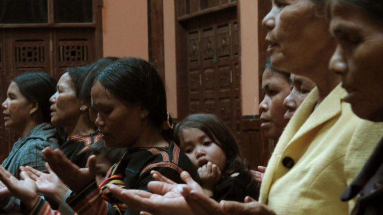 Chính Quyền Địa Phương Bắt Bớ Cơ Đốc Nhân Người Dân Tộc H’mong