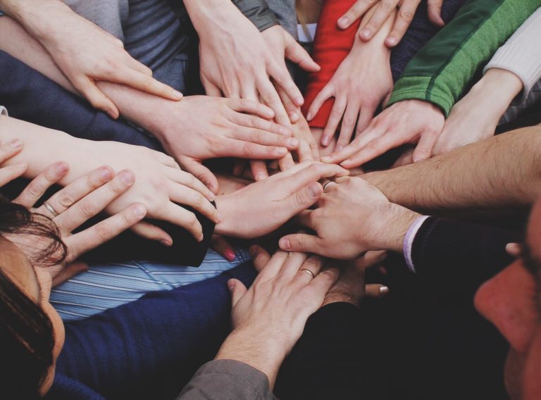 Hòa Thuận Với Mọi Người