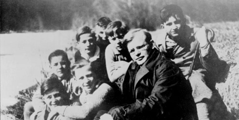 10 Trích Dẫn Từ Dietrich Bonhoeffer Về “Sống Chung”