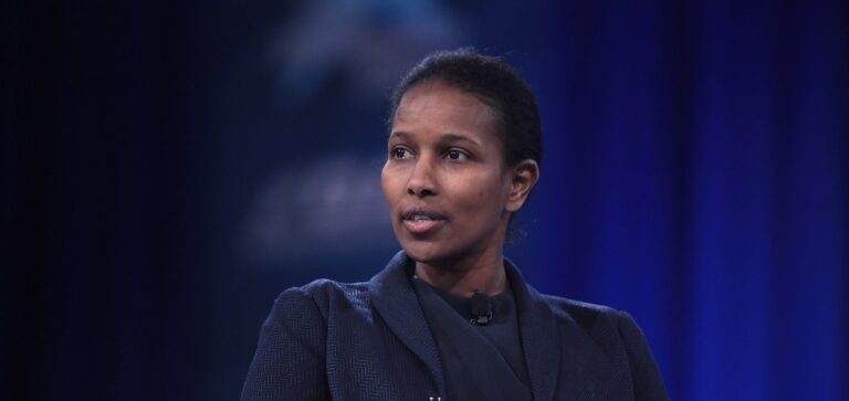 Ayaan Hirsi Ali: Từ Người Tân Vô Thần Đến Người Cải Đạo Cơ Đốc Hạ Mình