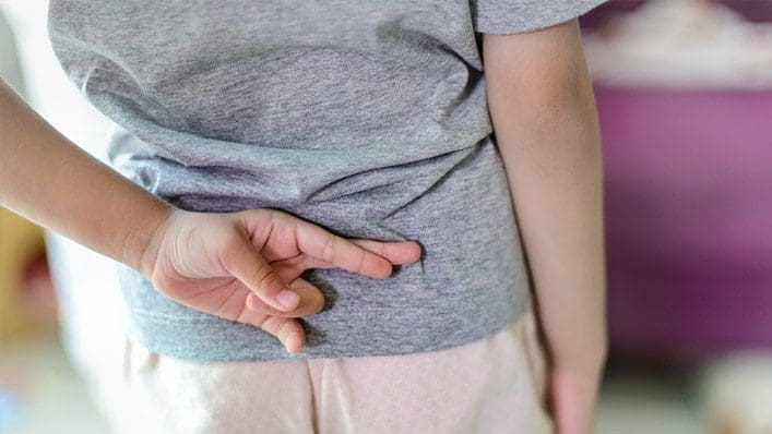 17 Cách Giải Quyết và Hiểu Được Tại Sao Con Em Chúng Ta Nói Dối